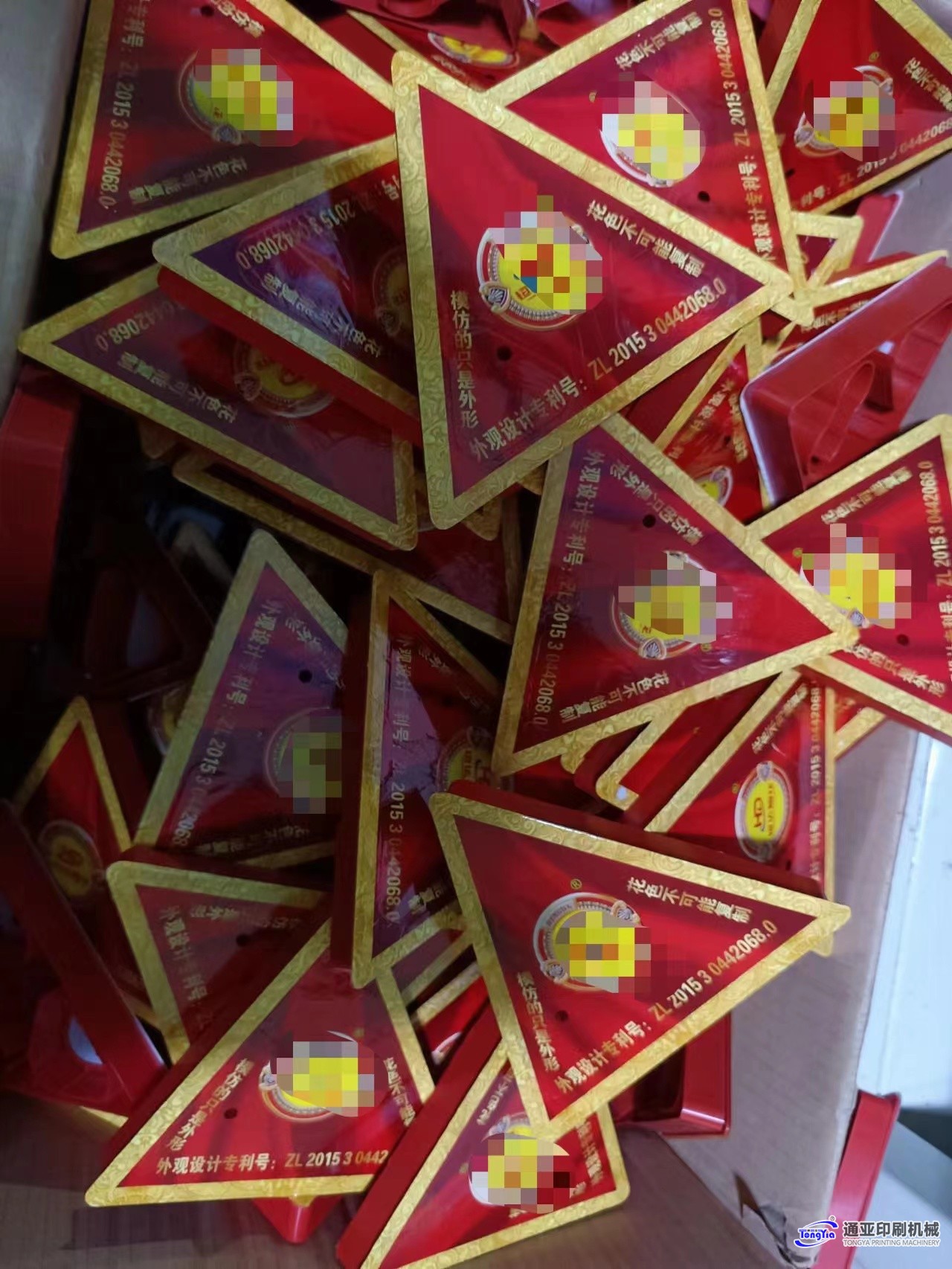 TYH-450STK18MJC煙花蓋熱轉(zhuǎn)印自動(dòng)封口機(jī) 封口機(jī) 食品封口機(jī) 煙花自動(dòng)封口機(jī)